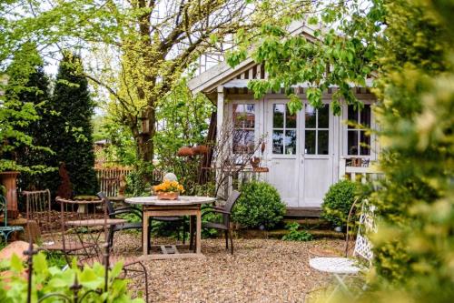 Bracht Apartment | Gemütliche Wohnung in Bracht mit Garten