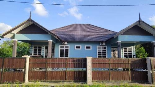 Kedai Buluh House | Gemia Rumah Tamu - 3 bilik aircond - near nasi dagang Atas tol