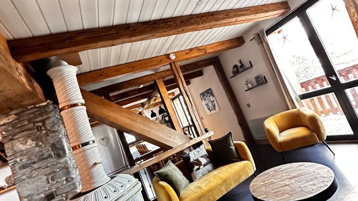 Plagne 1800 Ski Chalet | Genepi Chalet sleeps 14 Jacuzzi sleeps 6/8