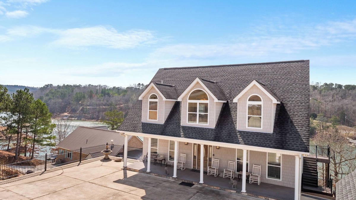 Cullman House | Generations Cove: 7 BR, 3.5 BA in Cullman, Sleeps 19