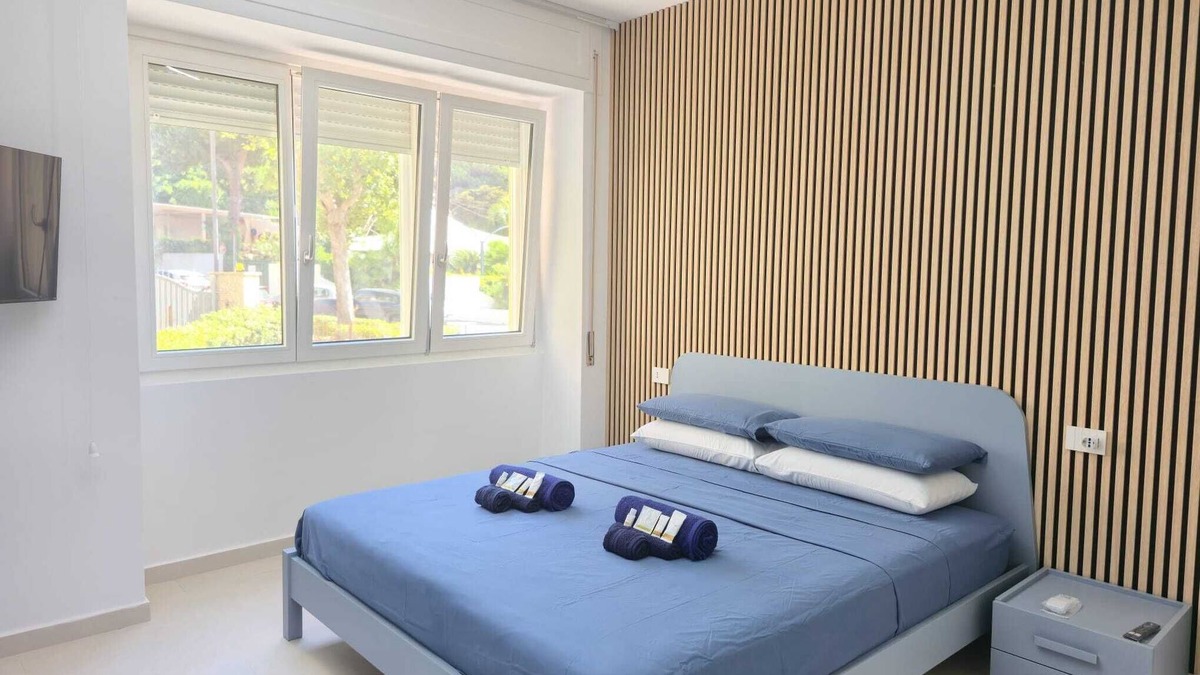 Gaeta Apartment | Geneva House: luxury beachfront apartment with parking space and renowned view