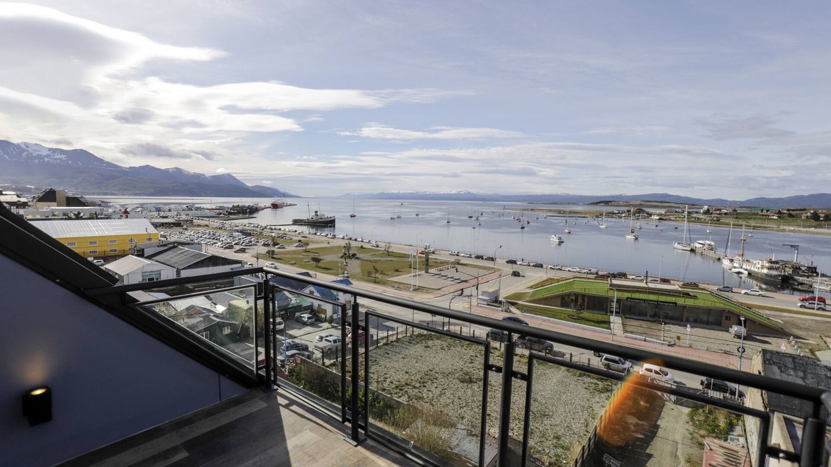 Province of Tierra del Fuego Condo | Gente del Sur - Cinco Hermanos