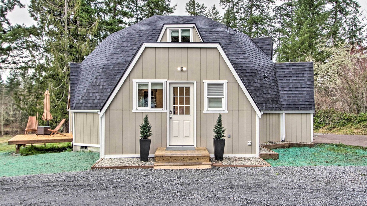 Eatonville House | Geodesic Dome House w/Scenic Views + Hot Tub