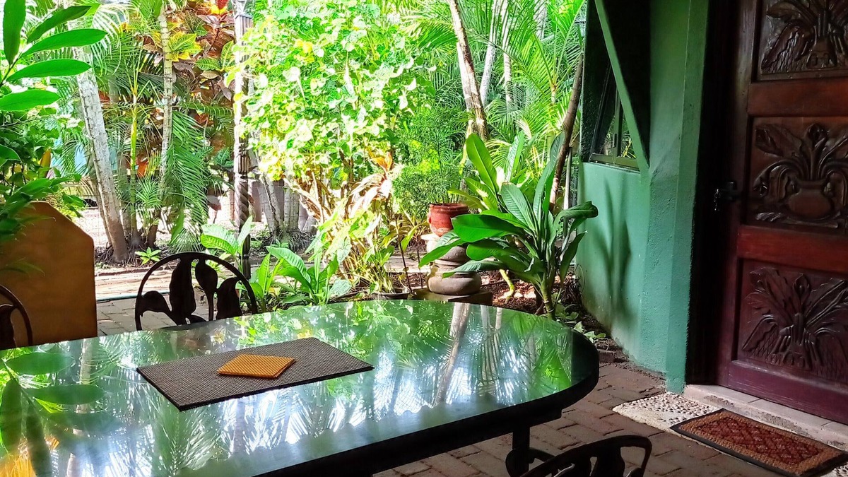 Ixtapa - Zihuatanejo Cottage | Geodesic Dome with Kitchen and A/C, 1 Block to the Beach