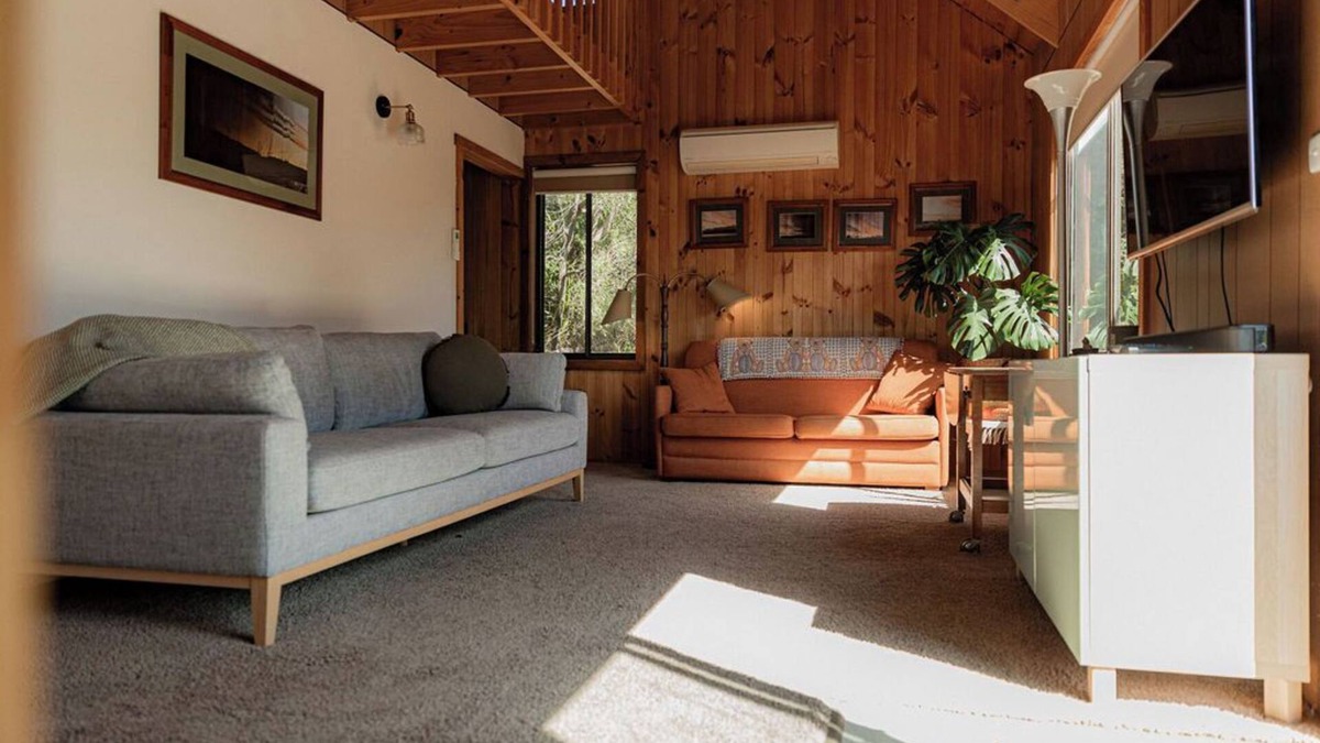 Akaroa Apartment | Geoff's ~ beach, bush and bliss