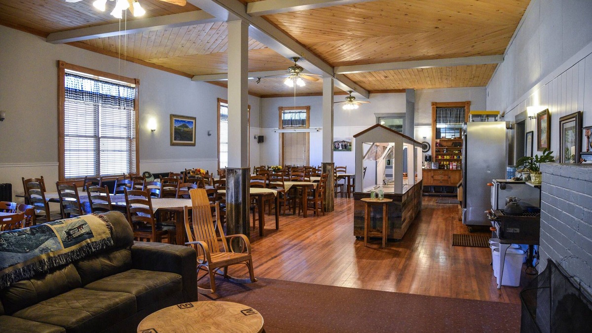 Whitepine Cabin | Geothermal Ranch Lodge with private Hot Springs Pool, Sleeps 25-50.