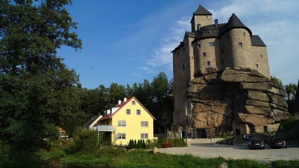 Falkenberg Apartment | Geräumige Ferienwohnung für bis zu 4 Personen mit Terrasse
