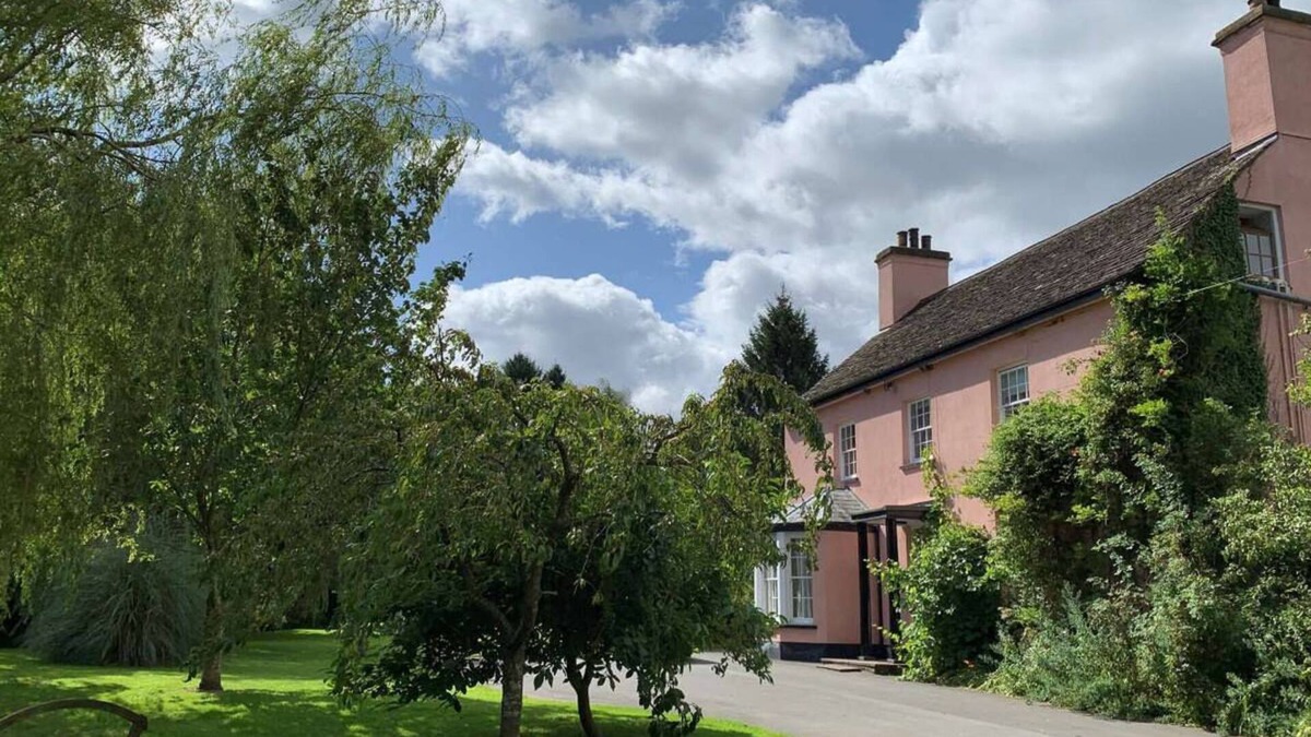 Talybont-on-Usk House | Ger y Wysg Farmhouse