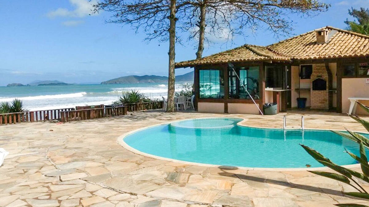 Manguinhos Condo | GERIBÁ BEACH! WONDERFUL HOUSE IN CONDOMINIUM FACING THE SEA.