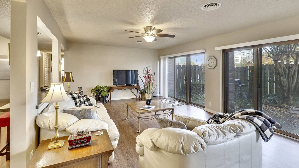 Germantown Condo | Germantown 2br Long-term stays