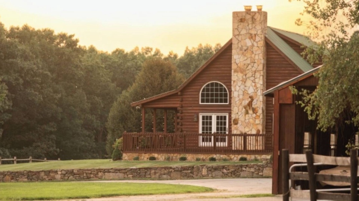 North Scituate House | Get comfy in the country!