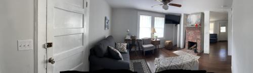 New Bern House | Getaway Country Cottage -Entire House w/Fireplace