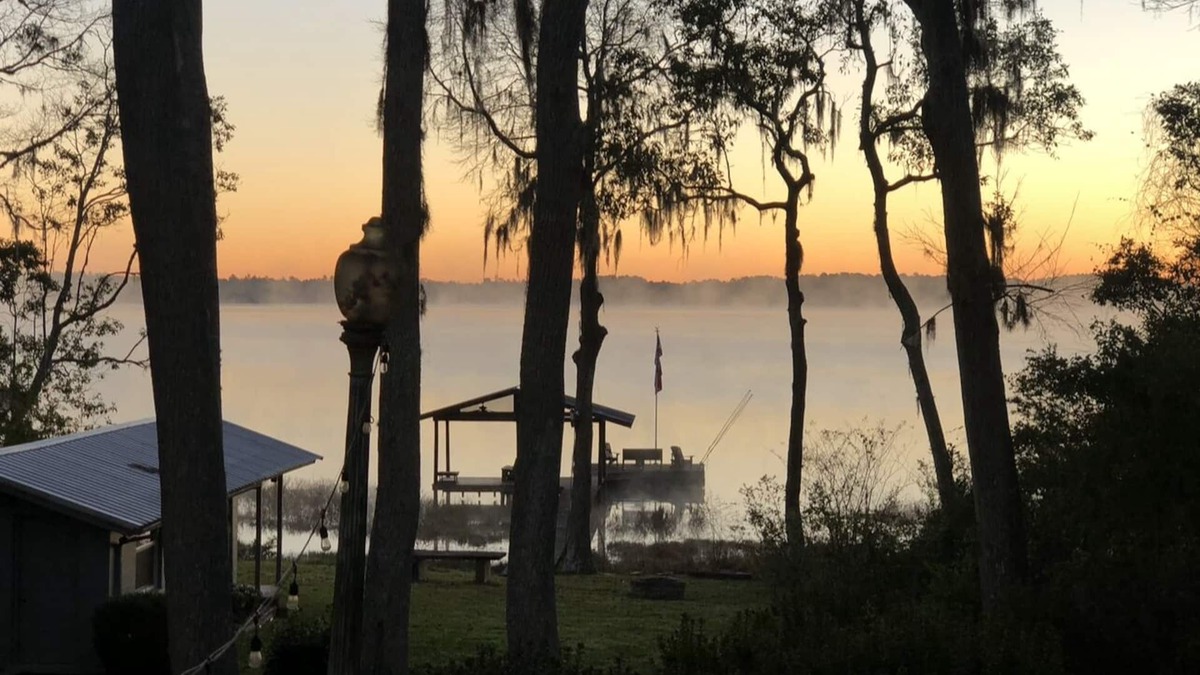 Florahome House | GETAWAY FROM THE CRAZINESS: COME RELAX & ENJOY THE WATER/FISHING/SUN/FUN