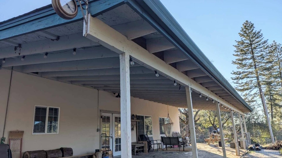 Groveland House | Getaway to Yosemite with this Charming Relaxing 2 bed + 2 full bath lodge