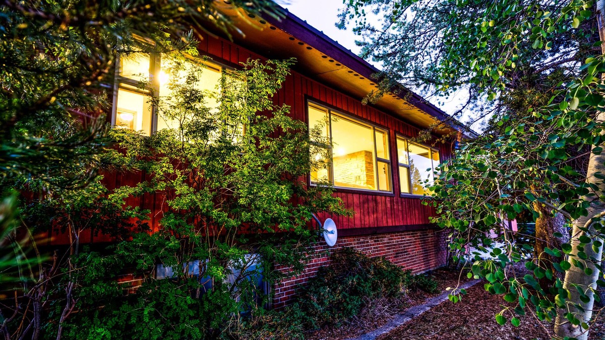 West Yellowstone House | Geyser Getaway