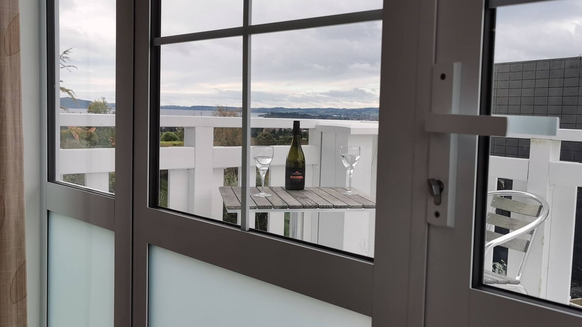 Rotorua Bed & Breakfast | Geyser Lookout BnB