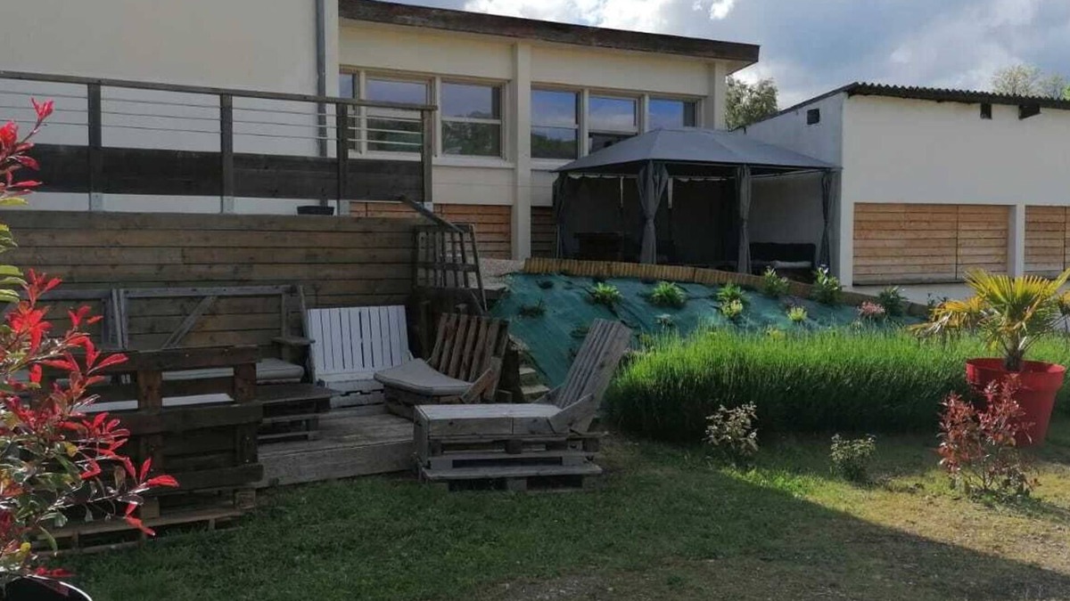Saint-Etienne-sur-Chalaronne House | Gite de la Ruche - 15 people - PMR