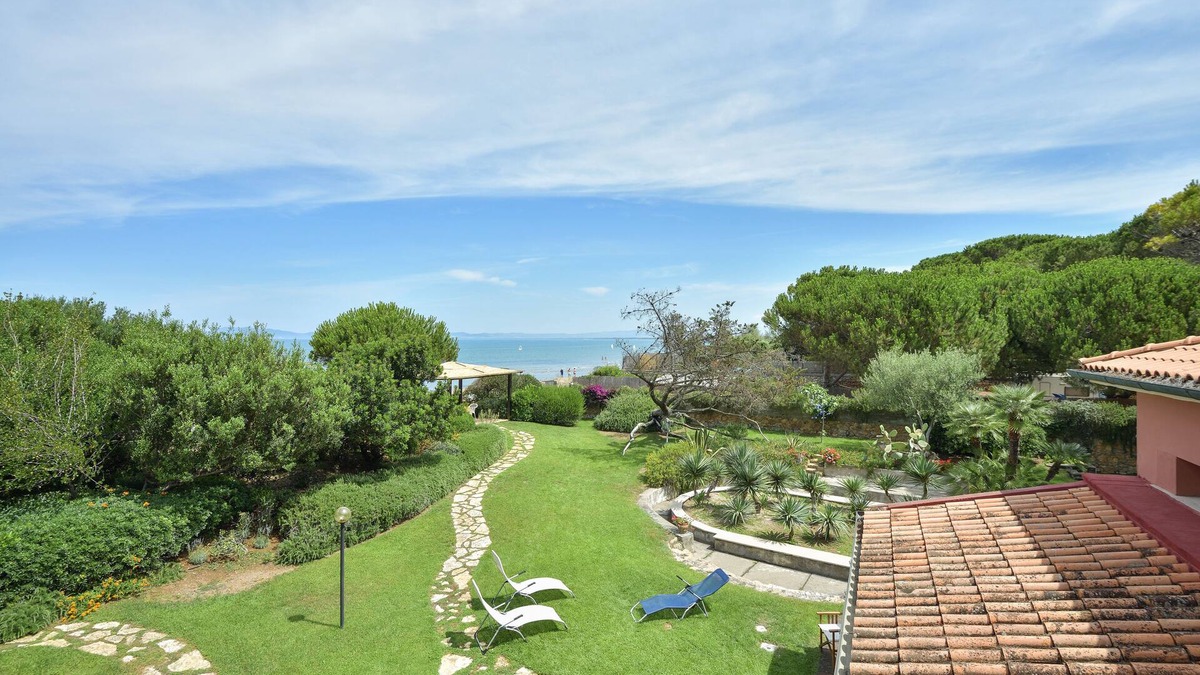 Santa Liberata Villa | Giannella - Villa on the beach - Wi-Fi - A/C - By LinkHouses