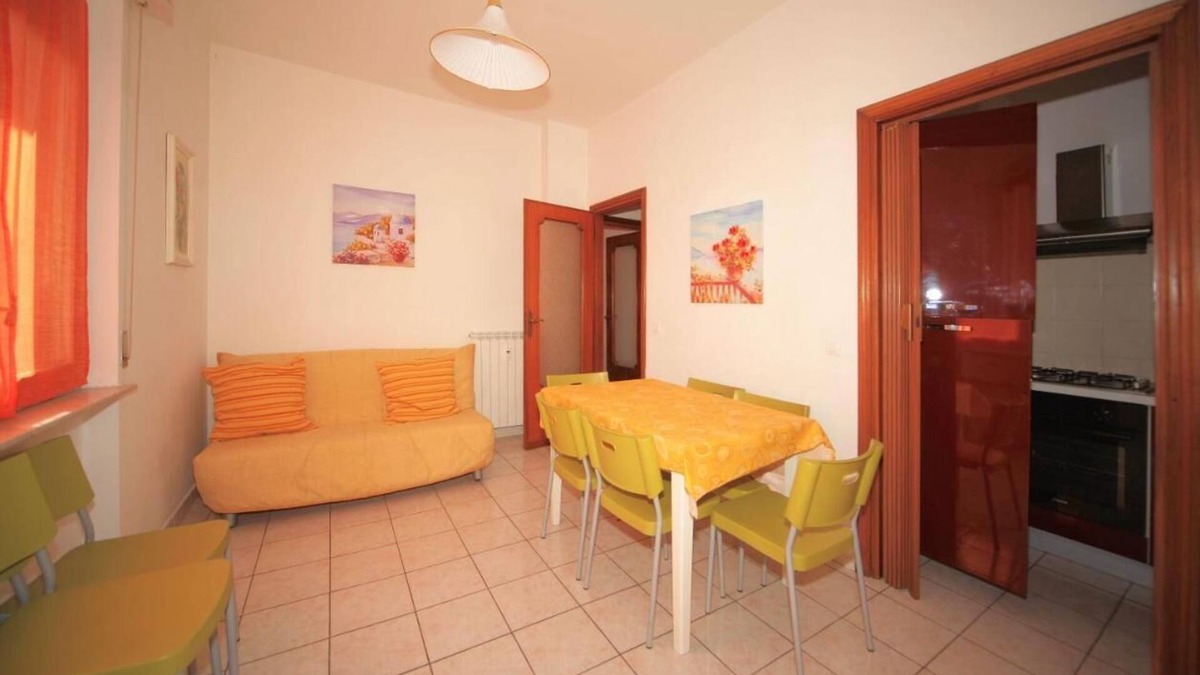 Borghetto Santo Spirito Apartment | Giardini 13 Int 15 - Two Bedroom Apartment, Sleeps 6