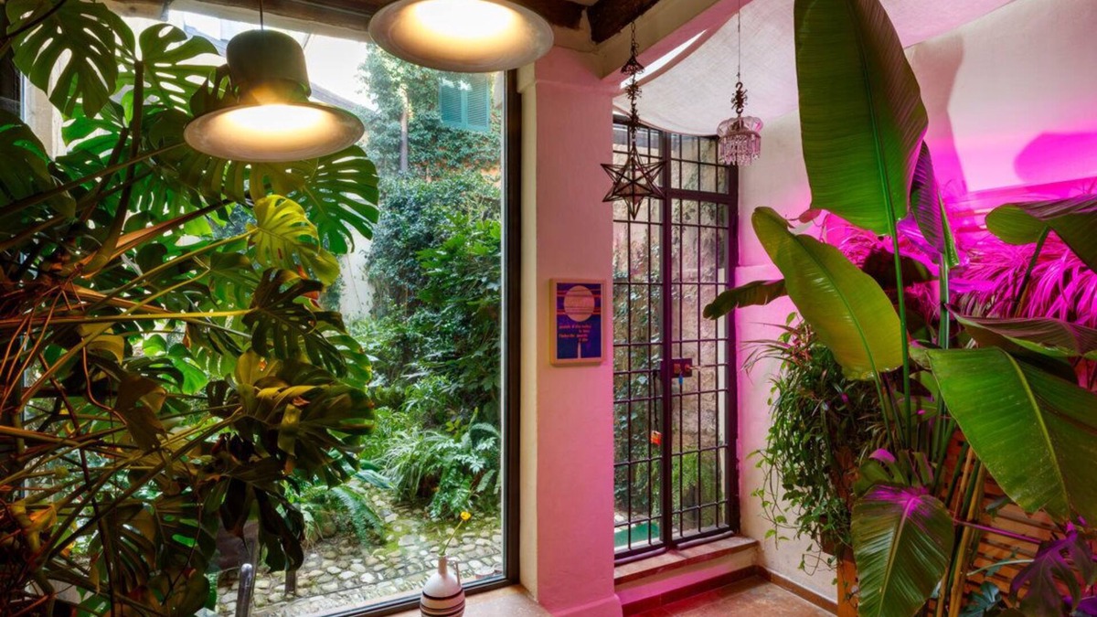 Historic Center Apartment | Giardino Segreto - History and Design
