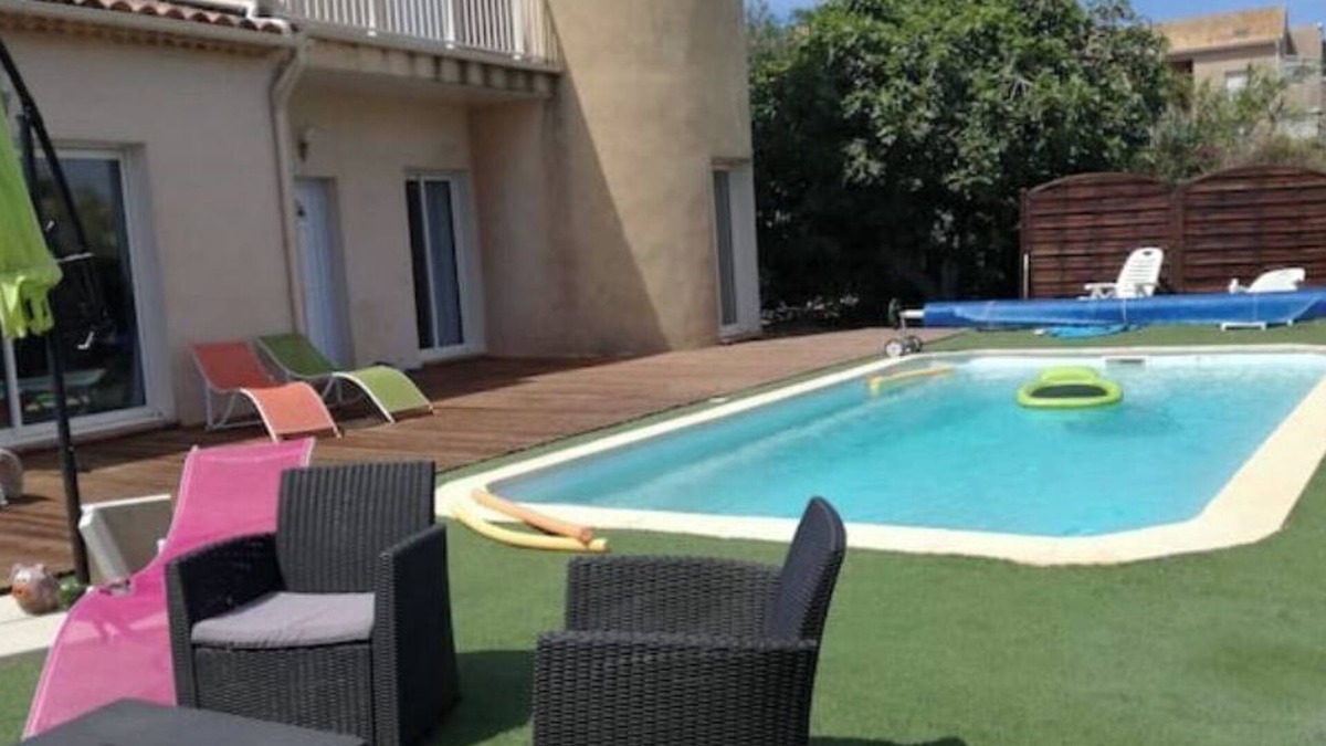 Giens Apartment | GIENS, T2 in owner's villa with swimming pool