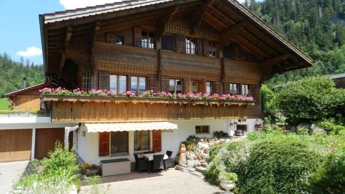 Zweisimmen Apartment | Giferblick by Interhome