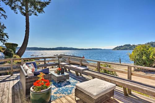 Gig Harbor House | Gig Harbor House with Private Beach and Views!