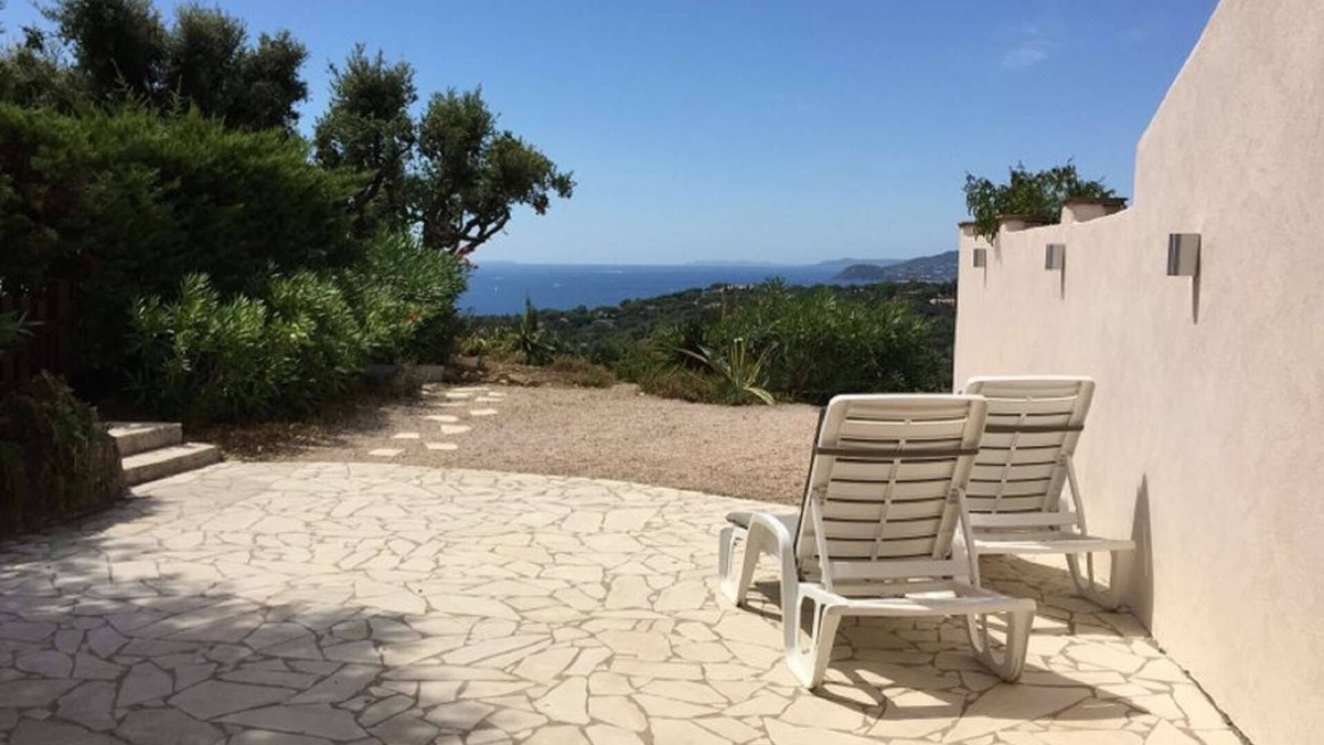 La Croix-Valmer House | GIGARO - Mas with air-conditioned room and magnificent sea view