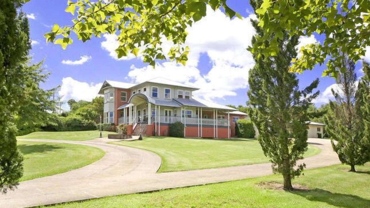 Maleny House | Gillandrea - Gracious Victorian Accomodation