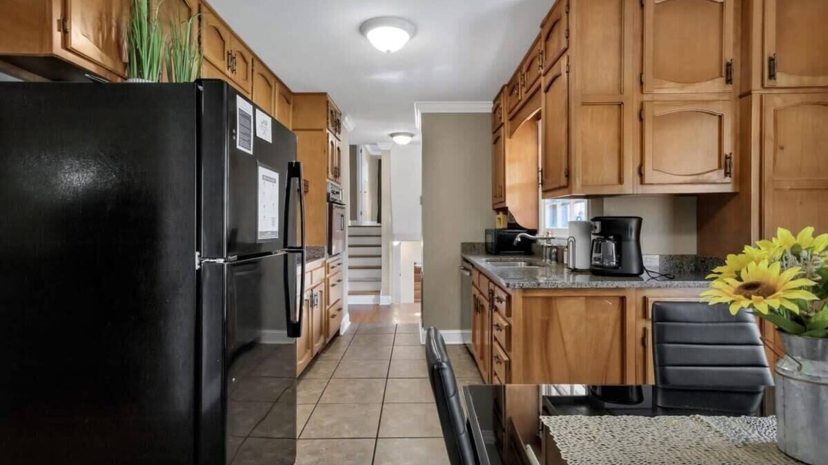 Madison House | Gilmore Retro Pad