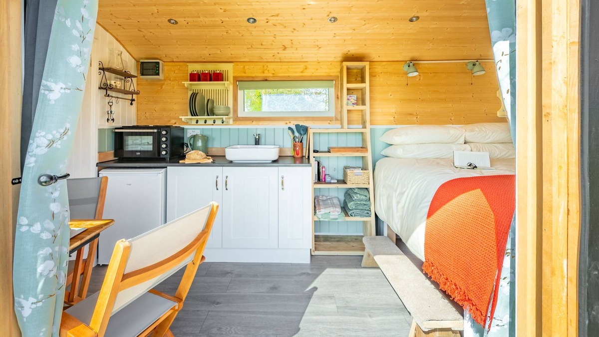 Howlett End House | Gin and Toffee is a beautifully restored railway carriage nestled in Thaxted