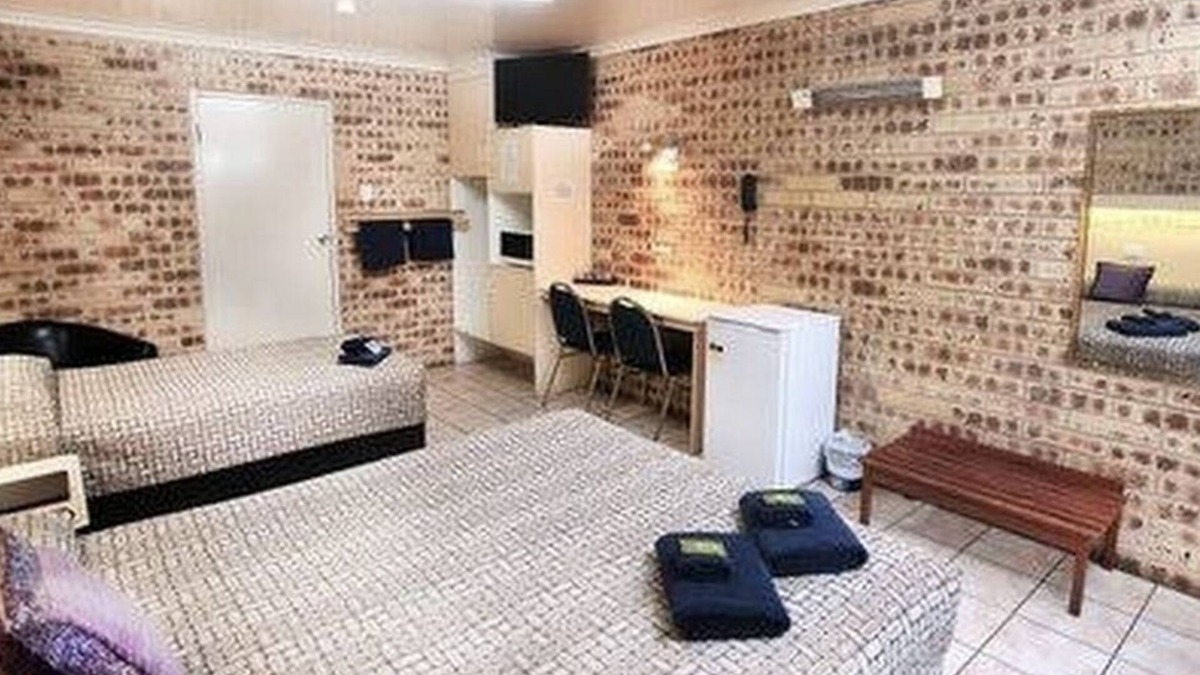 Gin Gin Hotel | Gin Gin central motel