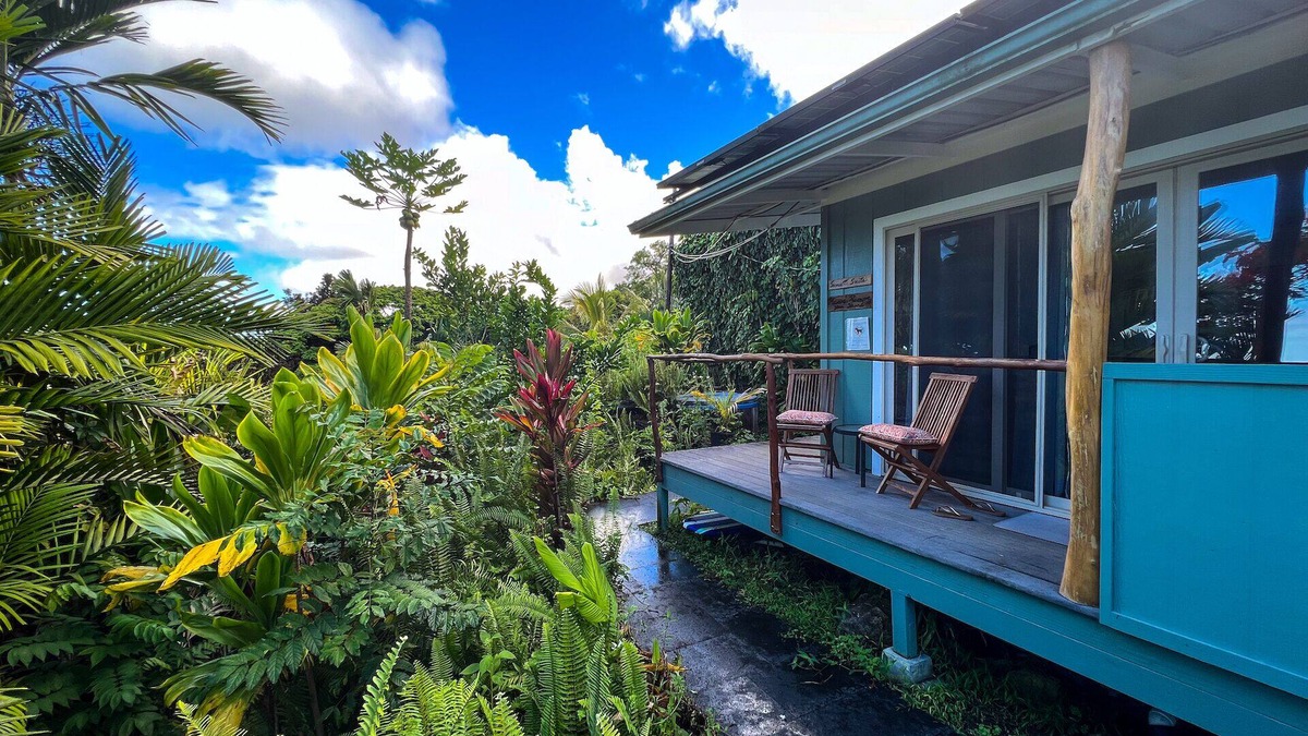 Kealakekua Apartment | Gingerhill Farm Retreat. Commune with Nature In South Kona.