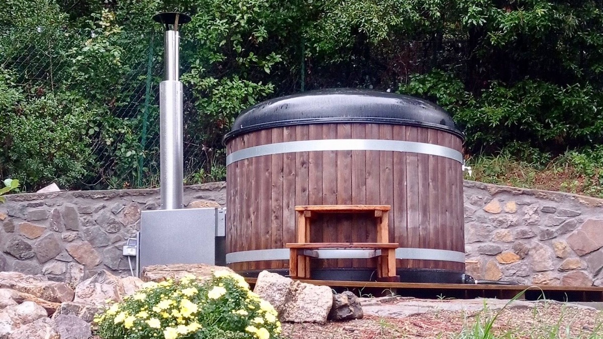 Gabbro House | Gipsy Caravan in Tuscany (& Hot-tub)