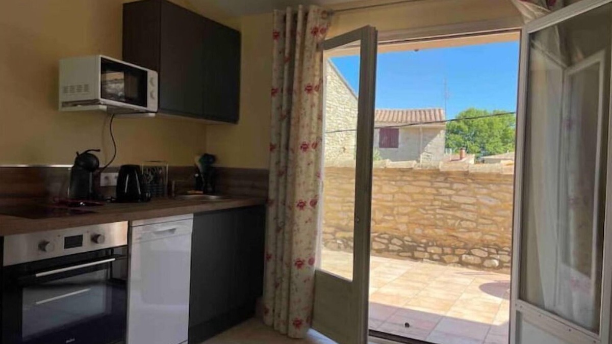 Bezouce House | Gite 2 Personnes Avec Terrasse, Piscine et Jardin, la Closerie de Besocia