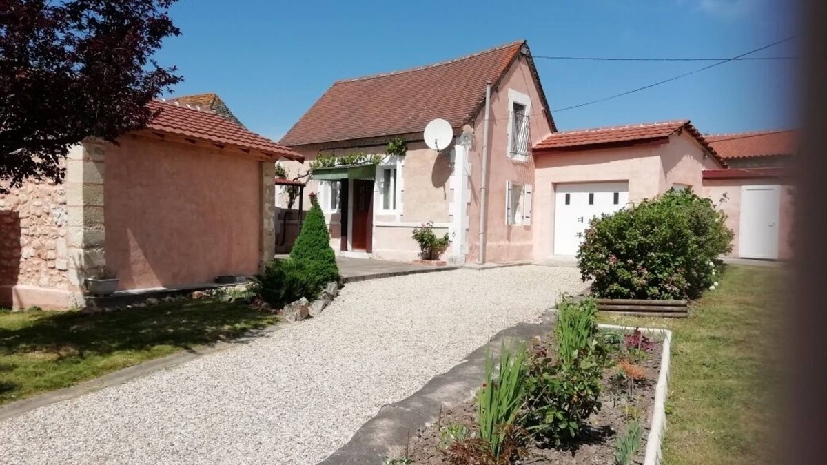 Saint-Martin-I'Astier House | Gite 4 people located in the Isle valley