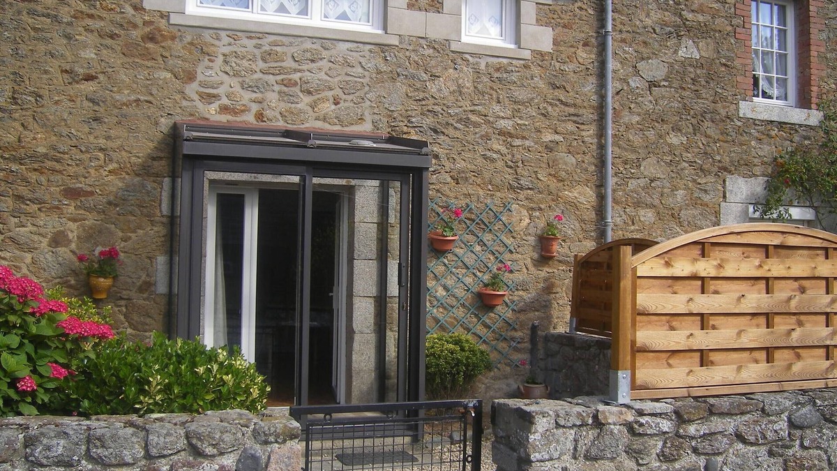 Saint-Lunaire Cottage | Gite 4 pers ST-LUNAIRE. 10 mn walk from beach and center. July 5 to 12 Overnight stays