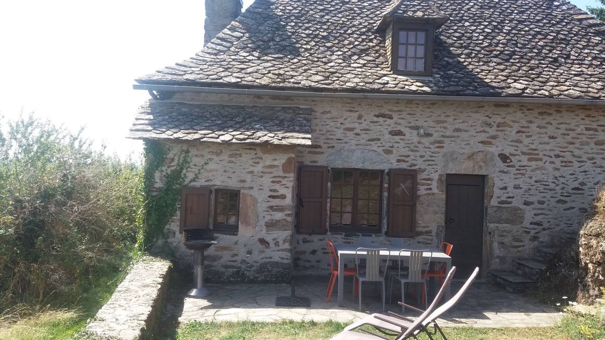 Cassaniouze House | Gite 5 Personnes Avec Piscine " L'oustal de Clémence"