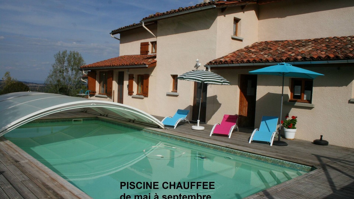 Saint-Martin-la-Sauvete House | Gite 6p. with SWIMMING POOL in nature, in Auvergne-Rhône-Alpes
