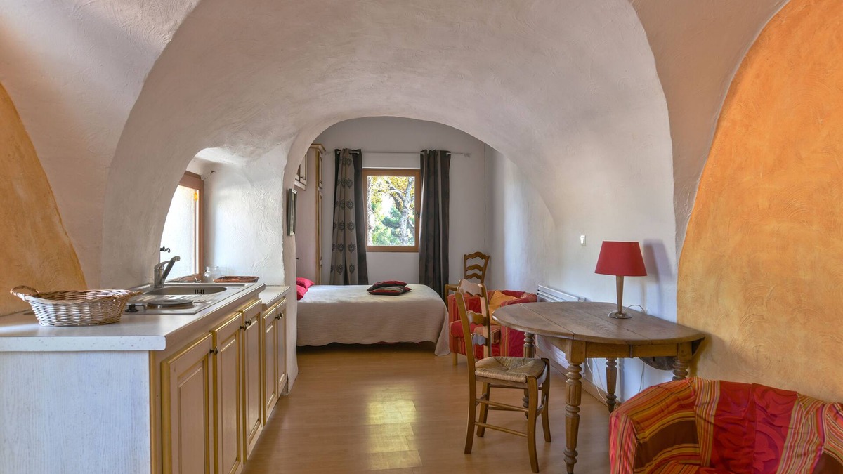 Peypin-d'Aigues Apartment | Gite app La Marie *