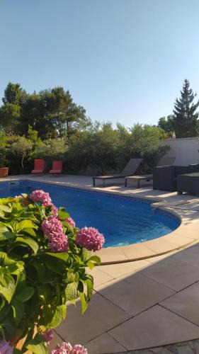 Graveson House | Gite chaleureux pour deux avec jacuzzi ou piscine selon dates