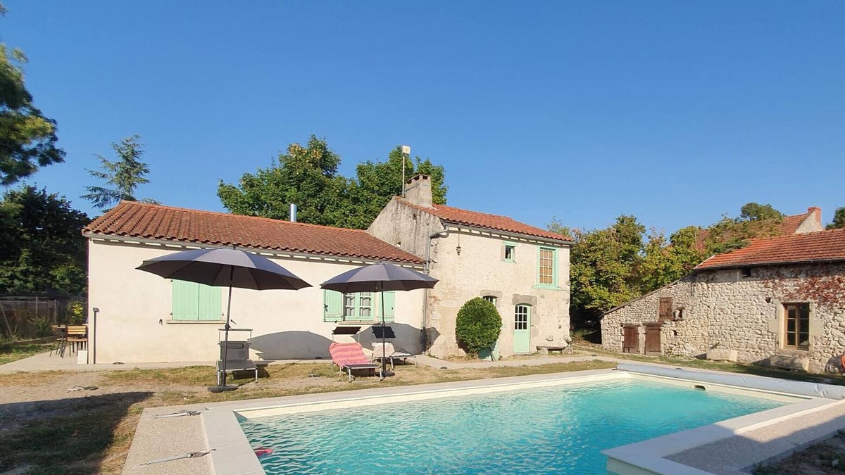 Charroux Cottage | Gite Charroux - Allier, 3 bedrooms, 6 persons
