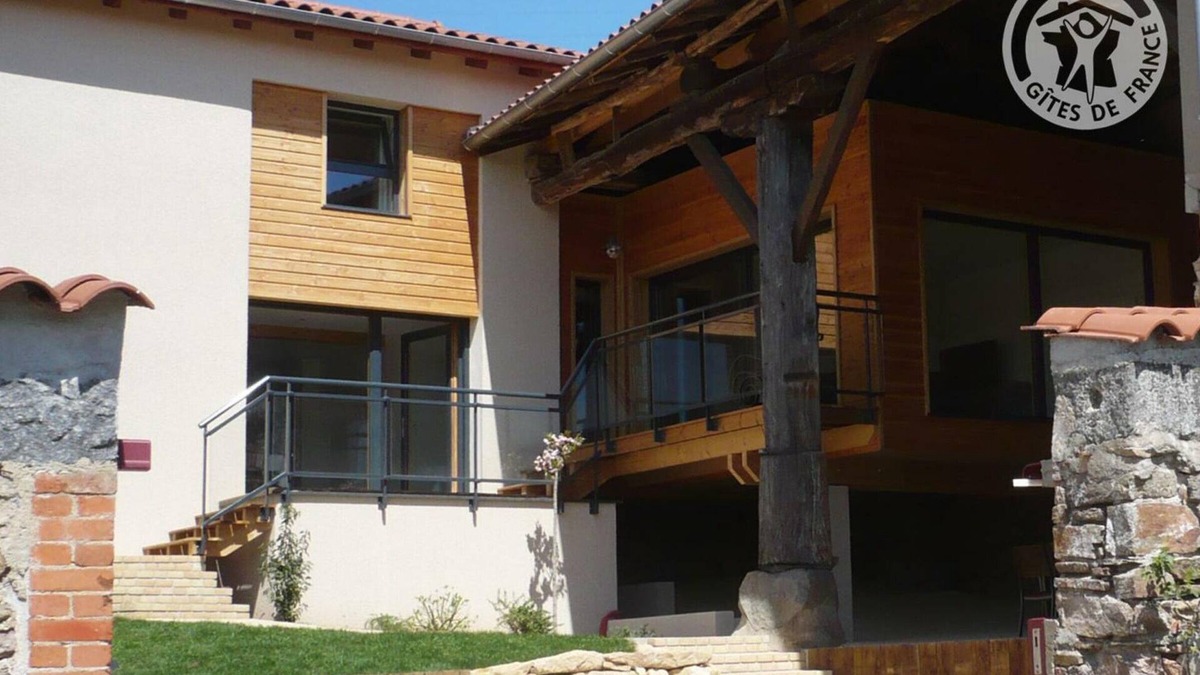 Chazelles-sur-Lyon House | Gite Chazelles-sur-Lyon, 4 bedrooms, 10 persons