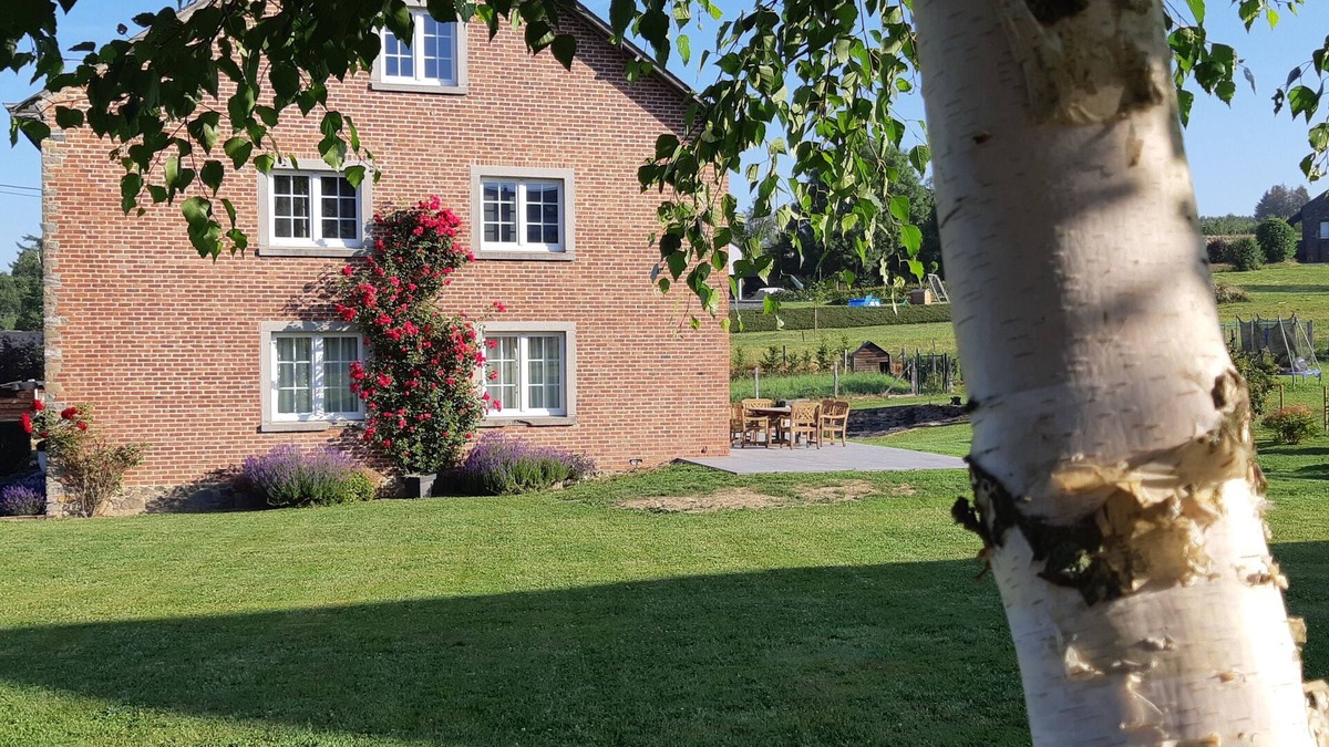 Wibrin Cottage | Gîte-Cottage-Ensuite with Bath-Garden view
