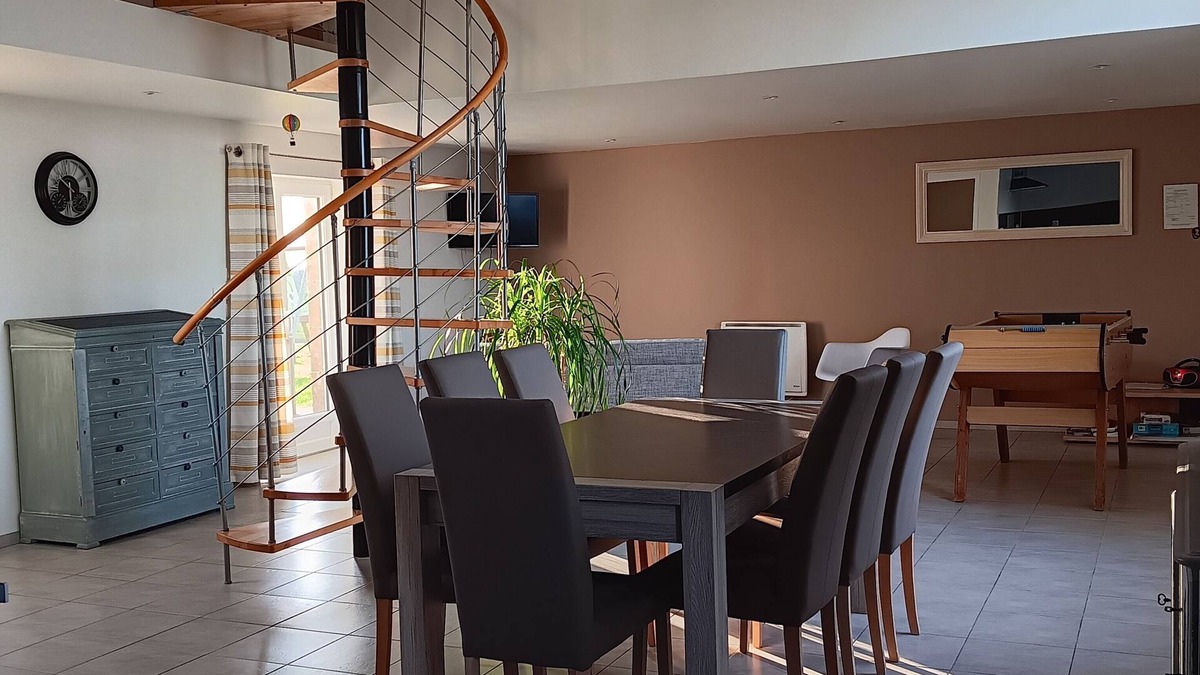 Le Molay-Littry House | GITE: Country house, near the landing beaches, with table football.