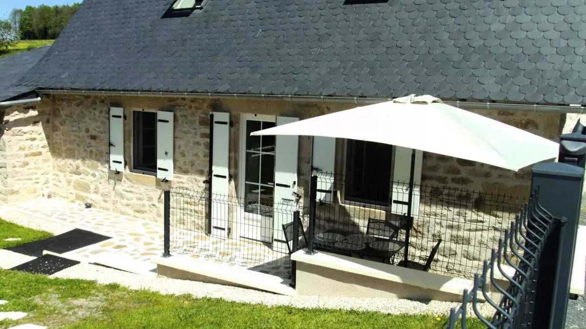 Gimel-les-Cascades Villa | Gîte de France The house of thienot 3 ears - Gîte de France 3 people