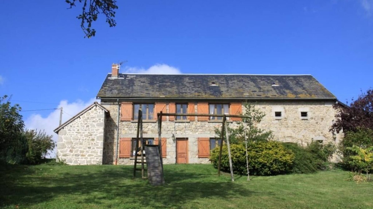 Dontreix House | Gite de France 3 ears, isolated in the countryside on the edge of a pond,