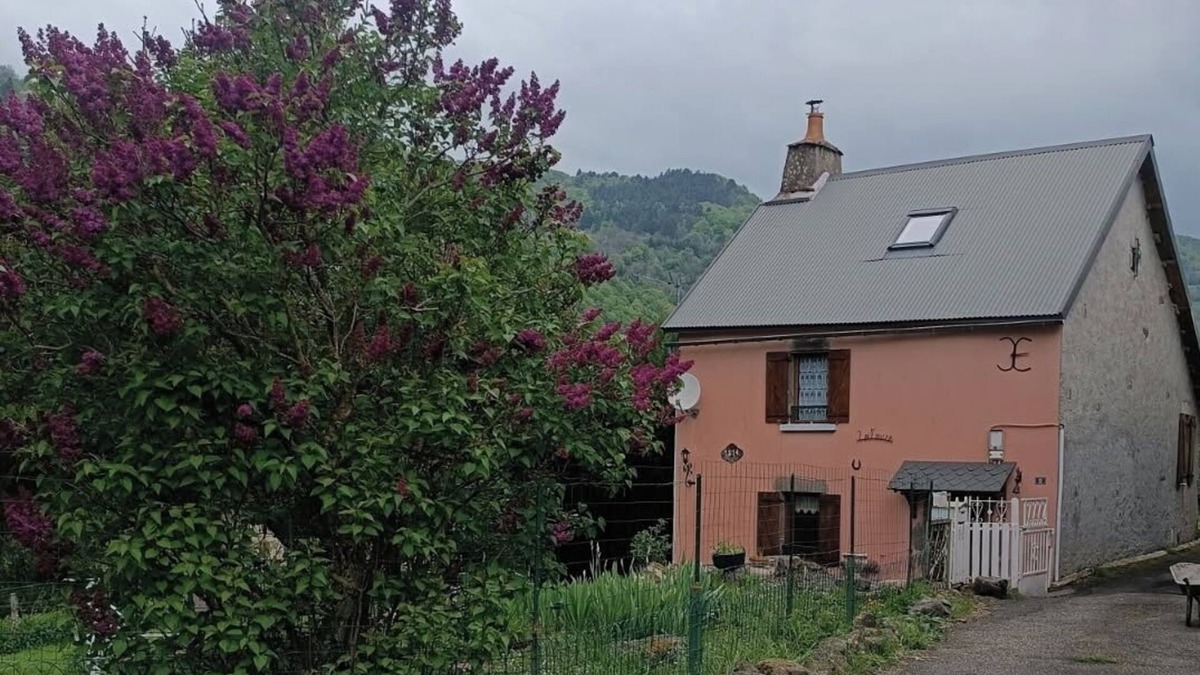 Valbeleix House | Gite de la Couze authentic Auvergne house ideal for nature lovers