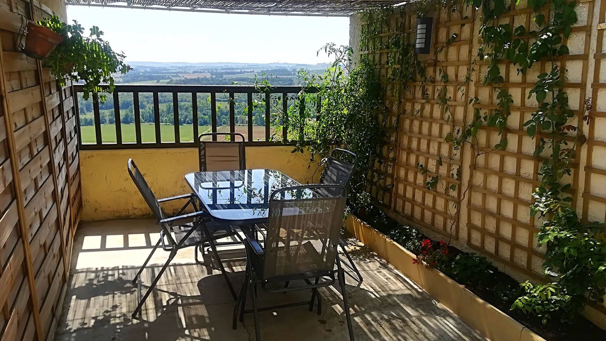 Lectoure House | Gîte des remparts in Lectoure in the Gers at the foot of the thermal center