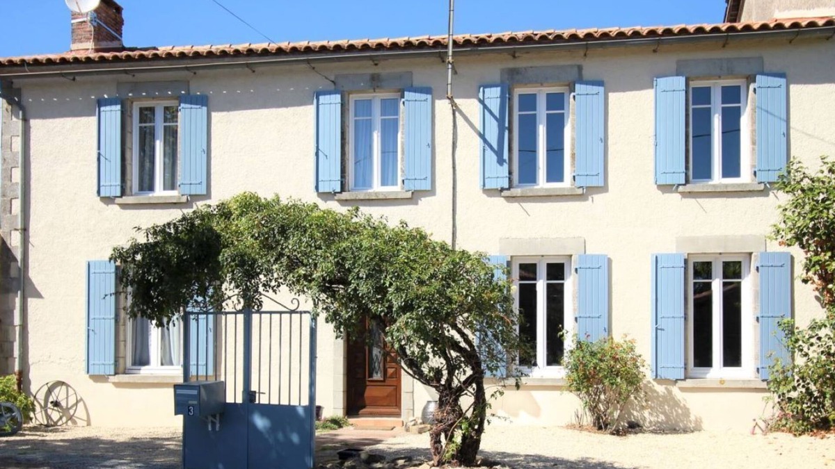 Saint-Jouin-de-Milly House | Gite des Roses - 30mins Puy du Fou